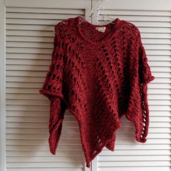 Gorgeous Cozy Nordstrom Woven Cape Shawl Rich Crimson Burgandy Red - Picture 3 of 4